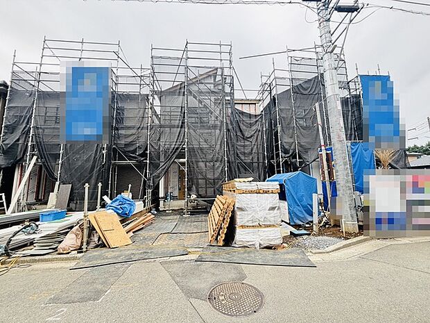 セカンドカーや来客時にも便利なカースペース2台分ございます。 