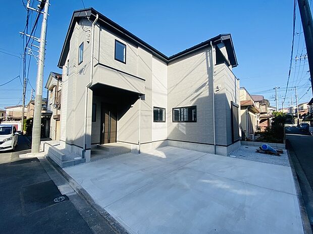 セカンドカーや来客時にも便利なカースペース2台分ございます。