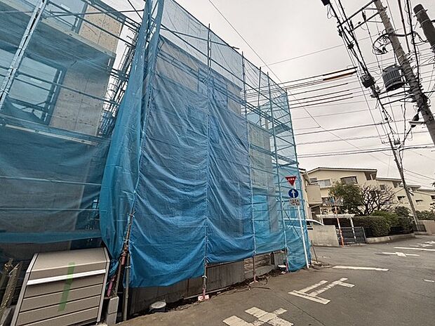 3階のお部屋には明るい2面バルコニーに面します。