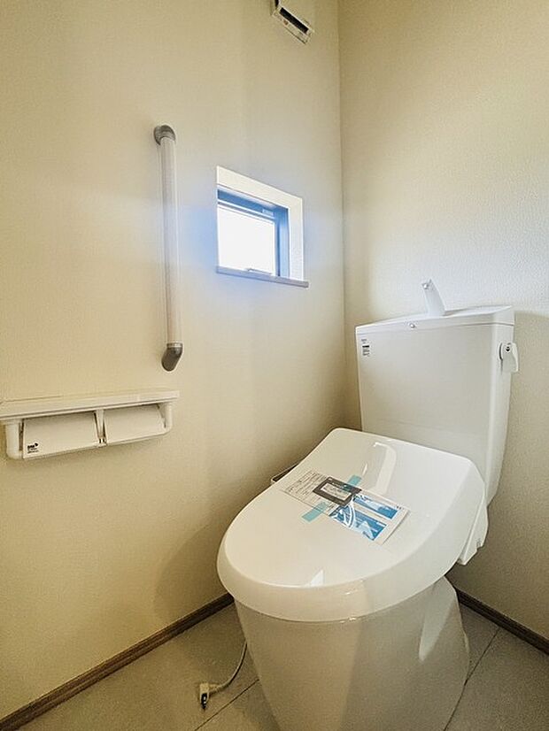 1.2階にそれぞれトレイがございます。朝の混雑時に分散して利用できるほか、ゲスト用としても使い分けることもできます。