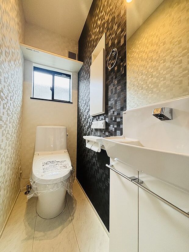 1.2階にそれぞれトレイがございます。朝の混雑時に分散して利用できるほか、ゲスト用としても使い分けることもできます。