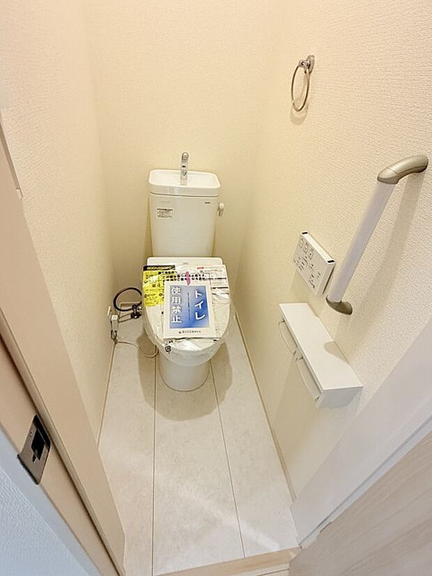 1.2階にそれぞれトレイがございます。朝の混雑時に分散して利用できるほか、ゲスト用としても使い分けることもできます。 