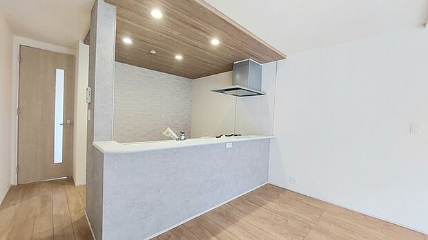 キッチンはオープンカフェスタイルだからリビングとの一体感はバッチリ。毎日のお料理時間も楽しくなりそうです。