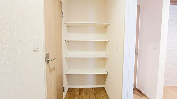 廊下収納棚