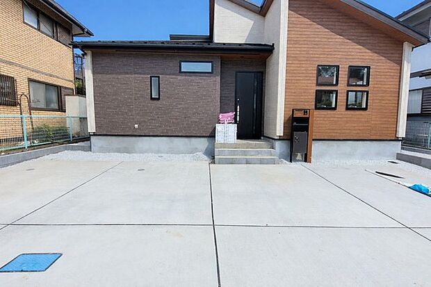 駐車スペース3台