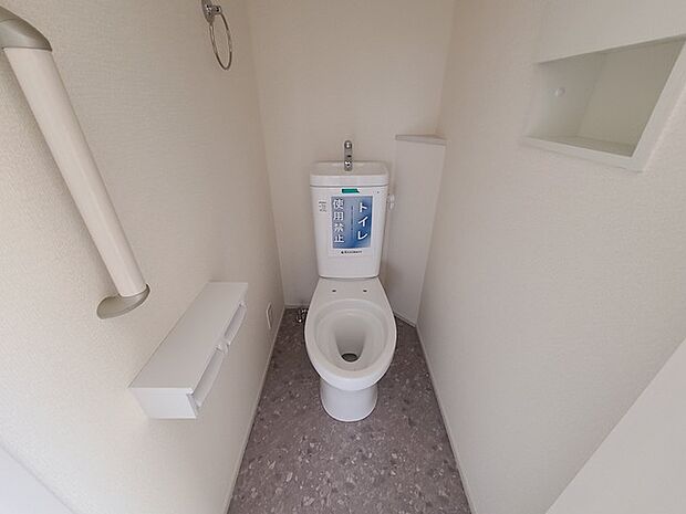 1.2階にそれぞれトレイがございます。朝の混雑時に分散して利用できるほか、ゲスト用としても使い分けることもできます。 