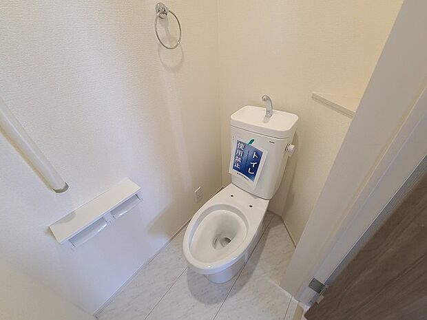 1.2階にそれぞれトレイがございます。朝の混雑時に分散して利用できるほか、ゲスト用としても使い分けることもできます。 