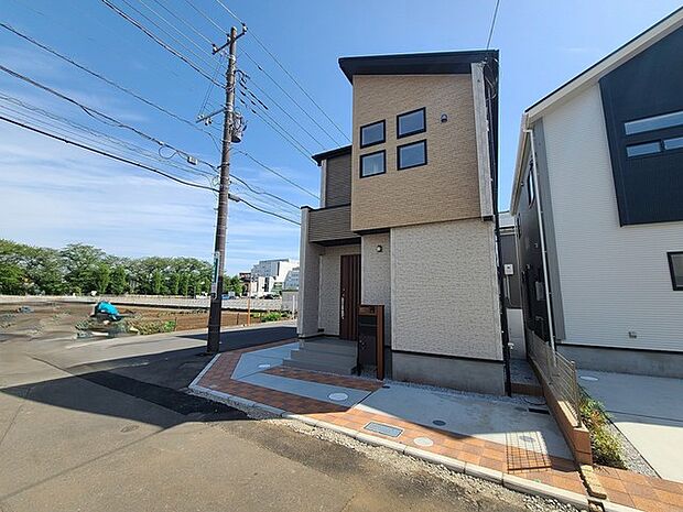 五感で感じる、現地でしかわからない事も沢山ございます。周辺環境なども一緒にご案内いたしますのでお気軽にお問合せください。 