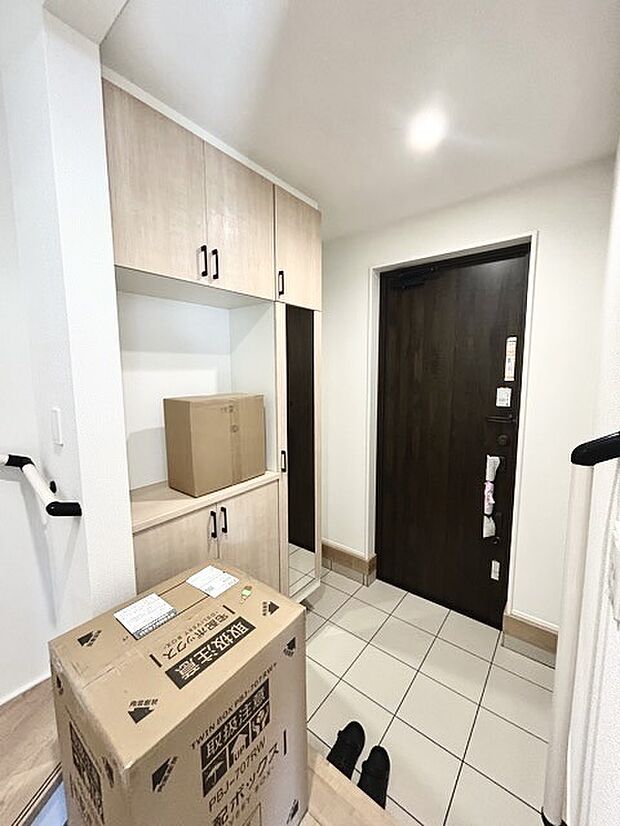 お客様をお迎えする玄関、お家の出入りもスムーズに行えます。