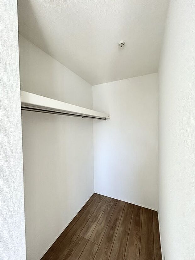 大容量クローゼット付き!家族の成長と共に増える荷物もスッキリ収納。