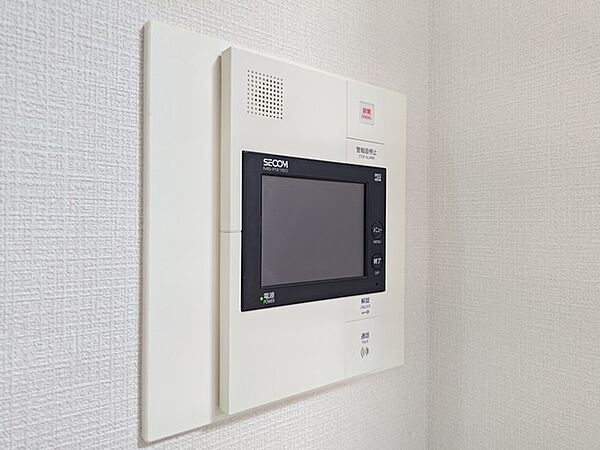 来訪者の顔が見えて安心のＴＶモニター付インターホン。