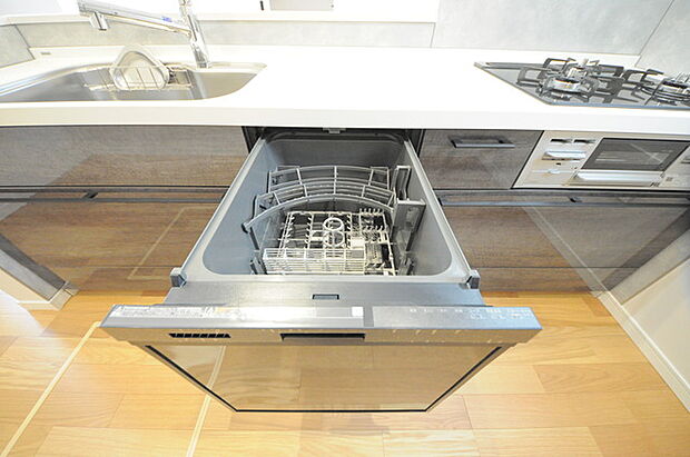 家事時間を短縮できる食洗器付き、毎日の負担を減らしてお料理を楽しめる嬉しい設備です。