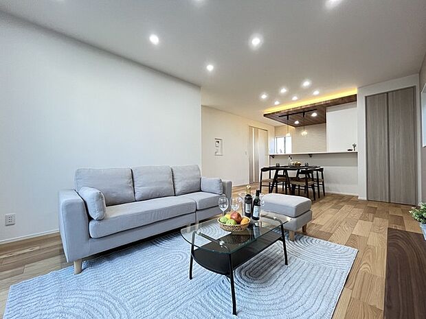 リビングは家具の配置も思いのまま。自由度が高い設計です。