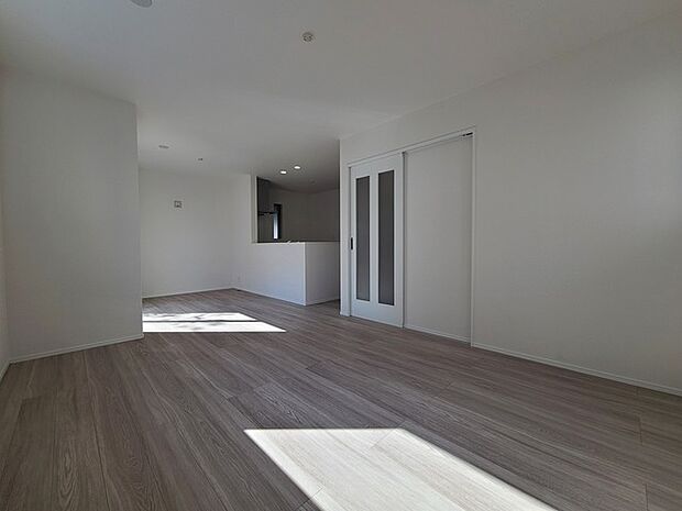 五感で感じる、現地でしかわからない事も沢山ございます。周辺環境なども一緒にご案内いたしますのでお気軽にお問合せください。