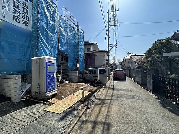 カースペースは1台駐車できます。車庫の出し入れのしやすさなど、実際に現地にてご確認ください。