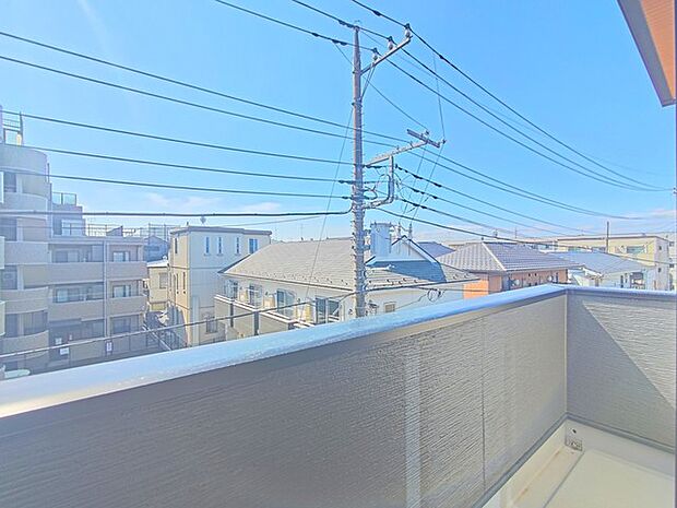 陽当たりも景色も良い3Fバルコニー。