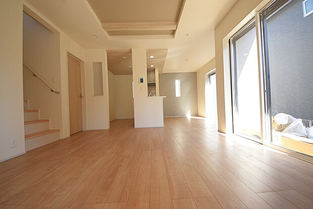 夕食の時間。家族、友人、両親、親戚との会話がより料理を美味しくしてくれる。あっという間に時間が過ぎてしまう居心地の良さは、普段はほっとする空間としてここにあります。