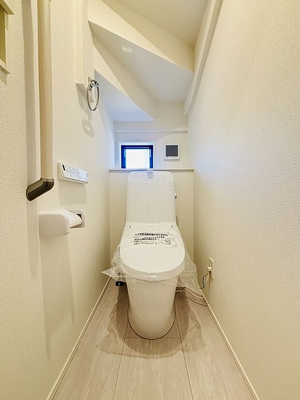 1.2階にそれぞれトレイがございます。朝の混雑時に分散して利用できるほか、ゲスト用としても使い分けることもできます。
