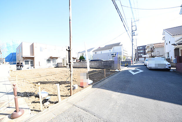 セカンドカーや来客時にも便利なカースペース2台分ございます。