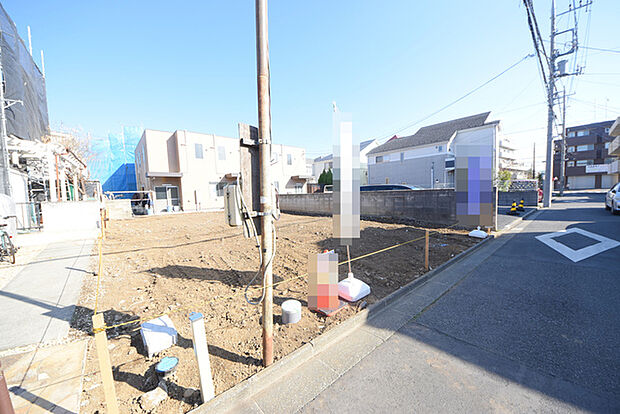 セカンドカーや来客時にも便利なカースペース2台分ございます。 