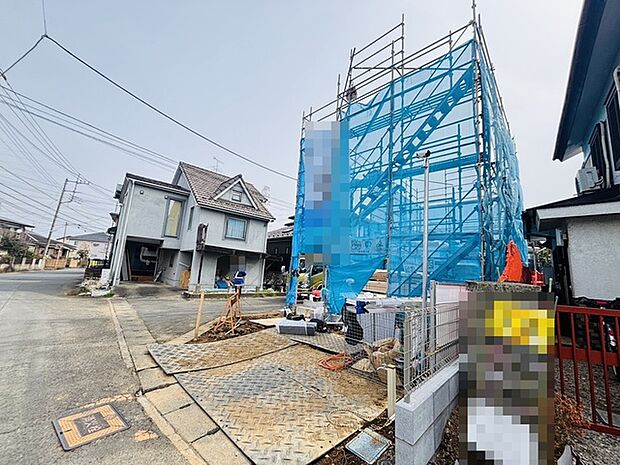 戸建てが立ち並ぶ静かな住宅街。四季折々の移り変わりを感じながら自然と楽しみ、暮らす、そんな毎日を日々の中で感じられる住環境