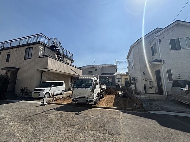 ふじみ野駅バス9分、[さつき住宅入口]バス停1分。7月頃完成予定です。