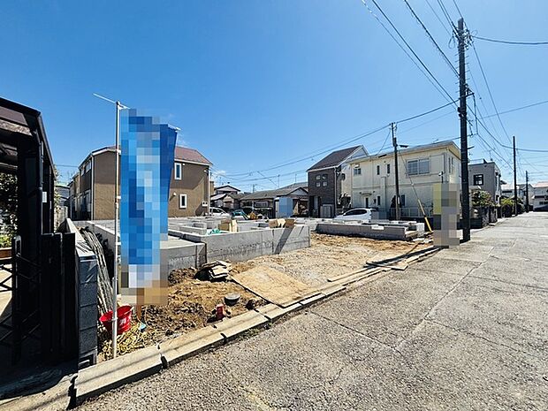 カースペースは1台駐車できます。車庫の出し入れのしやすさなど、実際に現地にてご確認ください。