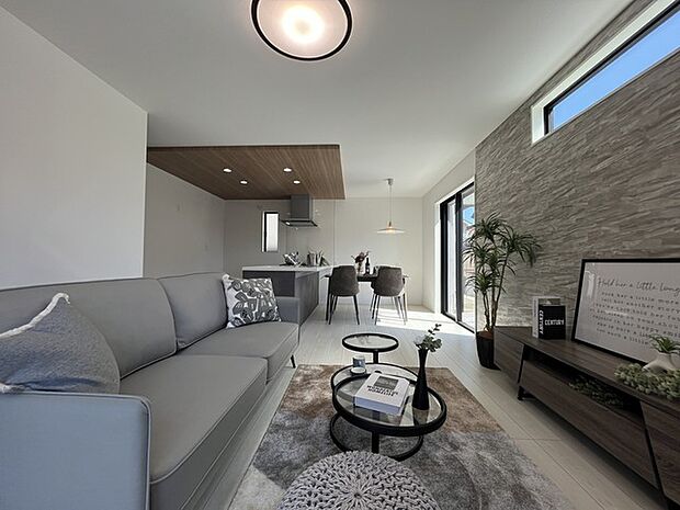 家族が一番集まる場所だから広々としつつも素敵な空間であって欲しい。皆がくつろぐリビングからキッチンまでが一つに繋がる空間。