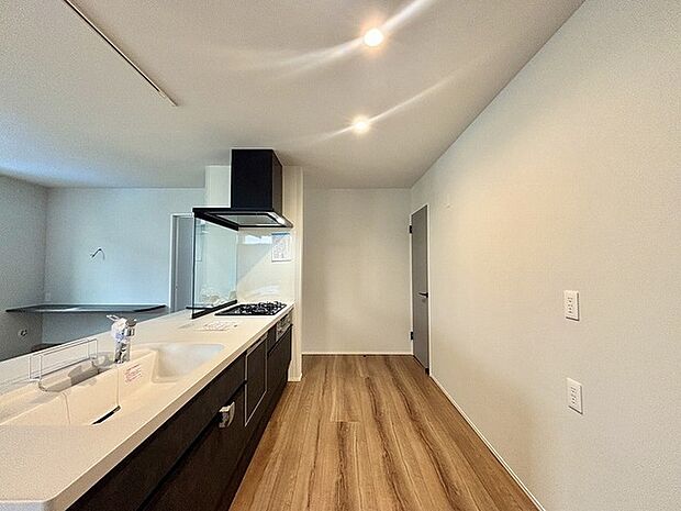 家事時間を短縮できる食洗器付き、毎日の負担を減らしてお料理を楽しめる嬉しい設備です。