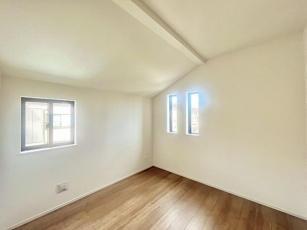 2面採光を確保した明るい室内は、爽やかな風を感じる居心地の良い空間です。