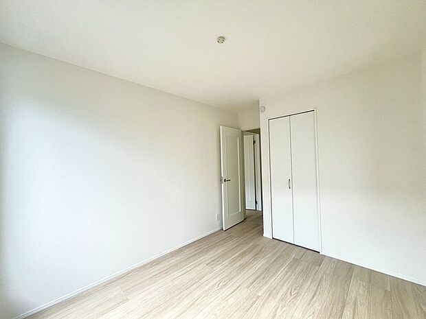 2面採光を確保した明るい室内は、爽やかな風を感じる居心地の良い空間です。