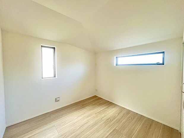 2面採光を確保した明るい室内は、爽やかな風を感じる居心地の良い空間です。