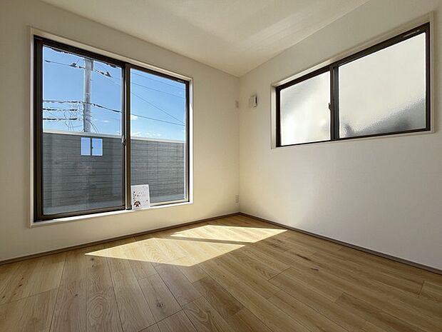 2面採光を確保した明るい室内は、爽やかな風を感じる居心地の良い空間です。