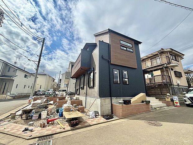 五感で感じる、現地でしかわからない事も沢山ございます。周辺環境なども一緒にご案内いたしますのでお気軽にお問合せください。