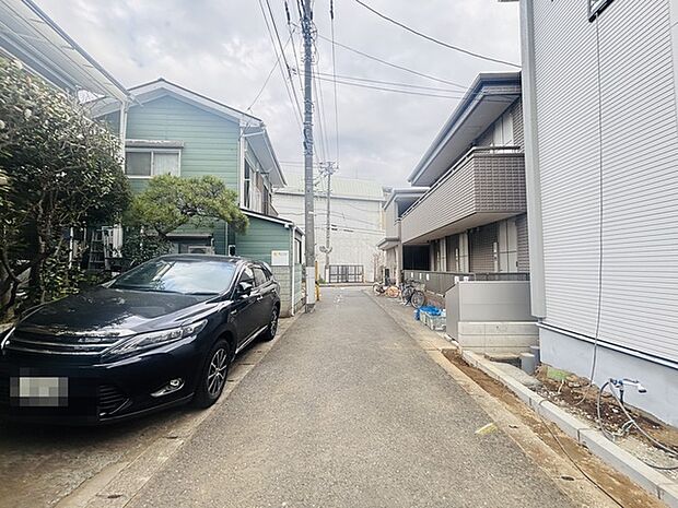 周辺の街並み 前面道路(30m)