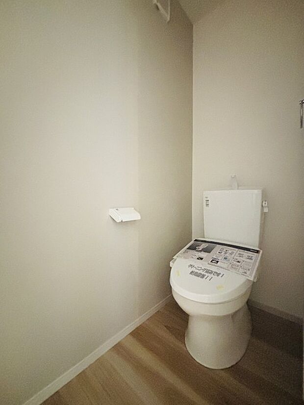 1.2階にそれぞれトレイがございます。朝の混雑時に分散して利用できるほか、ゲスト用としても使い分けることもできます。 