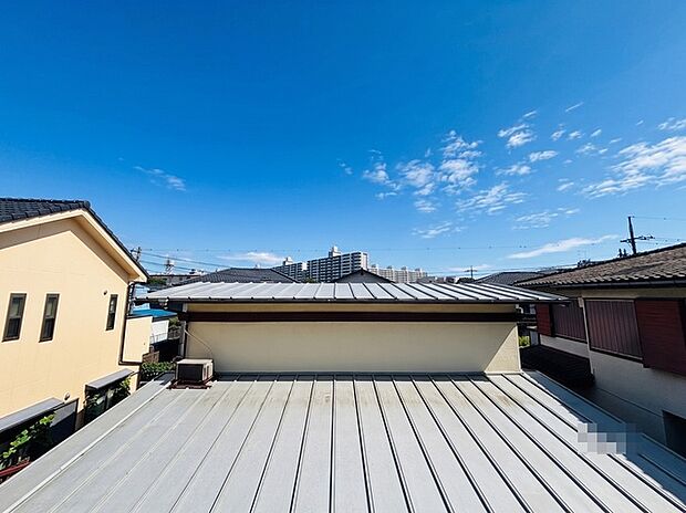 窓から眺める風景は一日の疲れを癒すヒーリングを奏でる、心地の良い時間を演出してくれます。室内も重要ですが、周りの環境もマイホーム選びの大事なポイント 