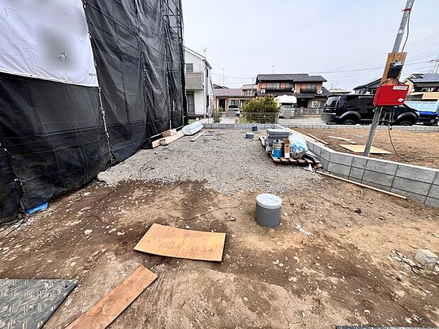 セカンドカーや来客時にも便利なカースペース2台分ございます。