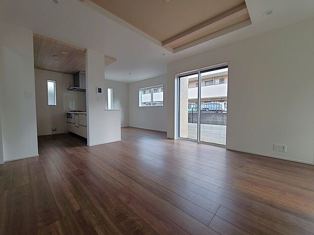 夕食の時間。家族、友人、両親、親戚との会話がより料理を美味しくしてくれる。あっという間に時間が過ぎてしまう居心地の良さは、普段はほっとする空間としてここにあります。