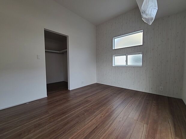 大容量クローゼット付き!家族の成長と共に増える荷物もスッキリ収納。