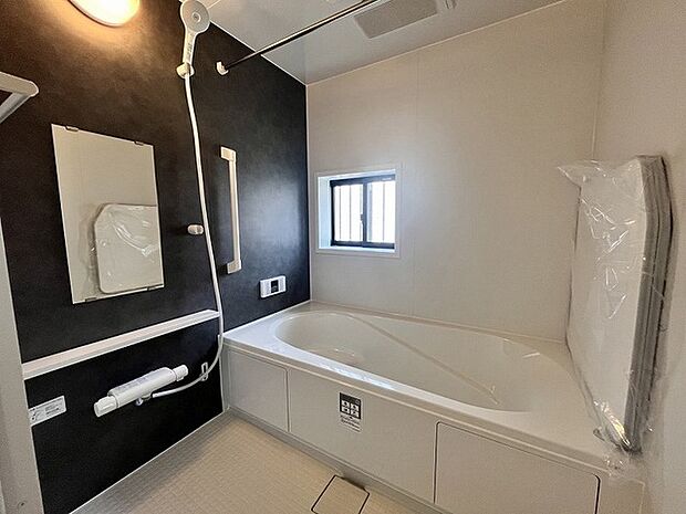 一緒にお風呂に入っている子供達の声がリビングまで聞こえてきそうな広々とした1坪バス