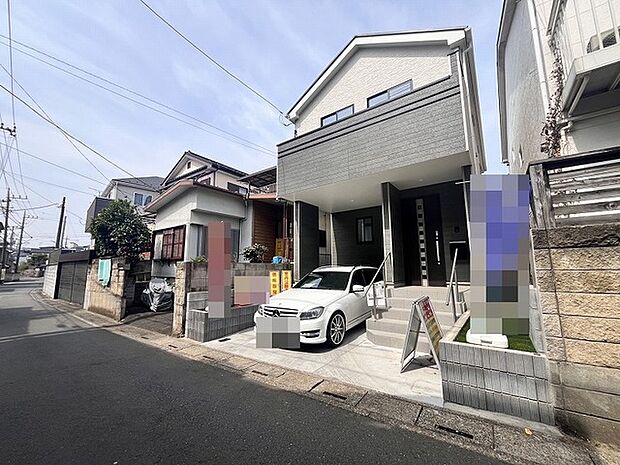戸建てが立ち並ぶ静かな住宅街。四季折々の移り変わりを感じながら自然と楽しみ、暮らす、そんな毎日を日々の中で感じられる住環境