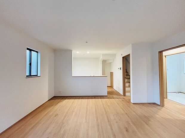 夕食の時間。家族、友人、両親、親戚との会話がより料理を美味しくしてくれる。あっという間に時間が過ぎてしまう居心地の良さは、普段はほっとする空間としてここにあります。