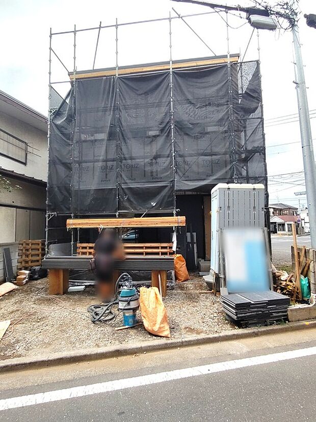 戸建てが立ち並ぶ静かな住宅街。四季折々の移り変わりを感じながら自然と楽しみ、暮らす、そんな毎日を日々の中で感じられる住環境 
