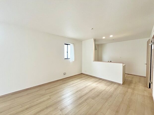 夕食の時間。家族、友人、両親、親戚との会話がより料理を美味しくしてくれる。あっという間に時間が過ぎてしまう居心地の良さは、普段はほっとする空間としてここにあります。