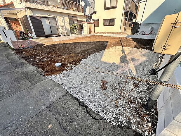 カースペースは1台駐車できます。車庫の出し入れのしやすさなど、実際に現地にてご確認ください。