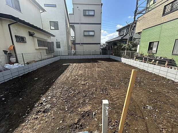 2部屋から出入りの出来るワイドバルコニー付き