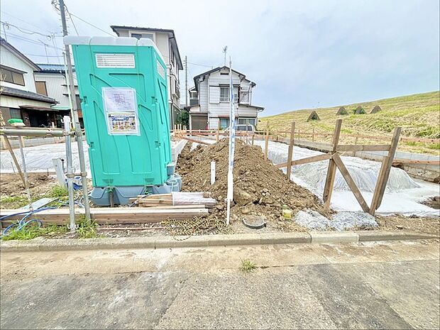 カースペースは1台駐車できます。車庫の出し入れのしやすさなど、実際に現地にてご確認ください。