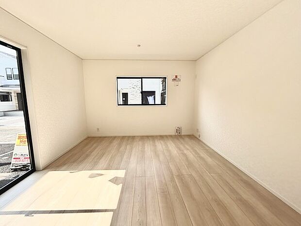 リビングは家具の配置も思いのまま。自由度が高い設計です。