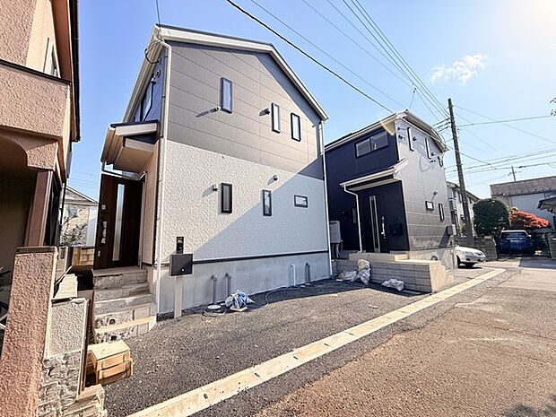 戸建てが立ち並ぶ静かな住宅街。四季折々の移り変わりを感じながら自然と楽しみ、暮らす、そんな毎日を日々の中で感じられる住環境